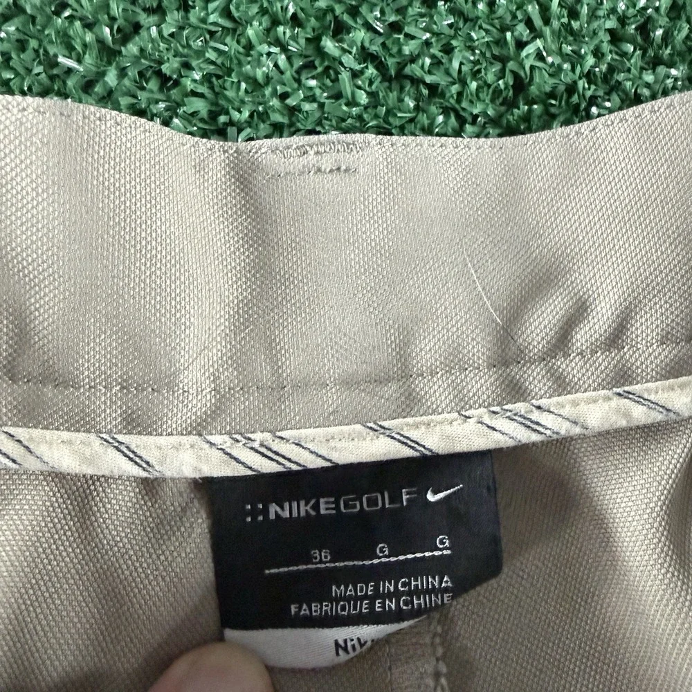 Nike Golf Men's Shorts Size 36 Tan Beige